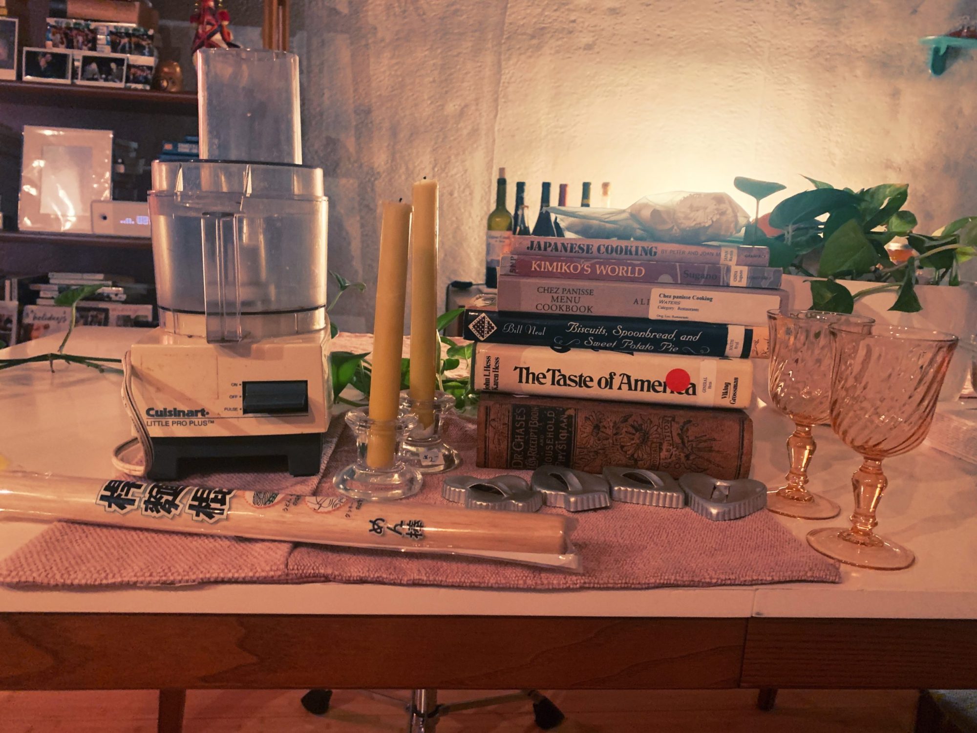 Processed with VSCO with al2 preset a cake sitting on top of a table